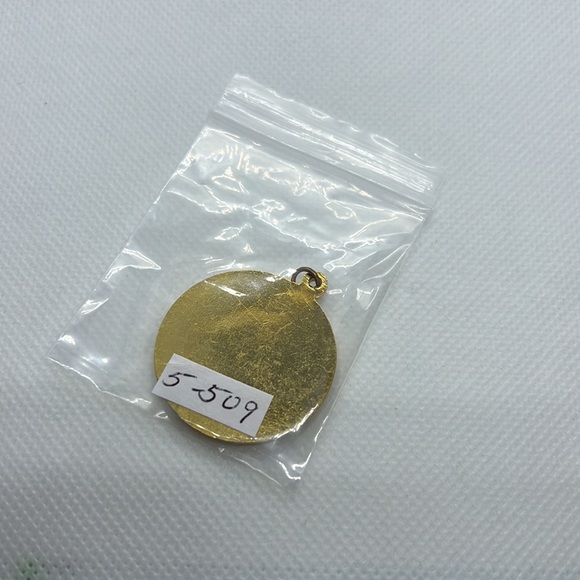 VINTAGE TECHNOLOGY TV PRODUCTION PENDANT CHARM GOLD TONE - Picture 10 of 10